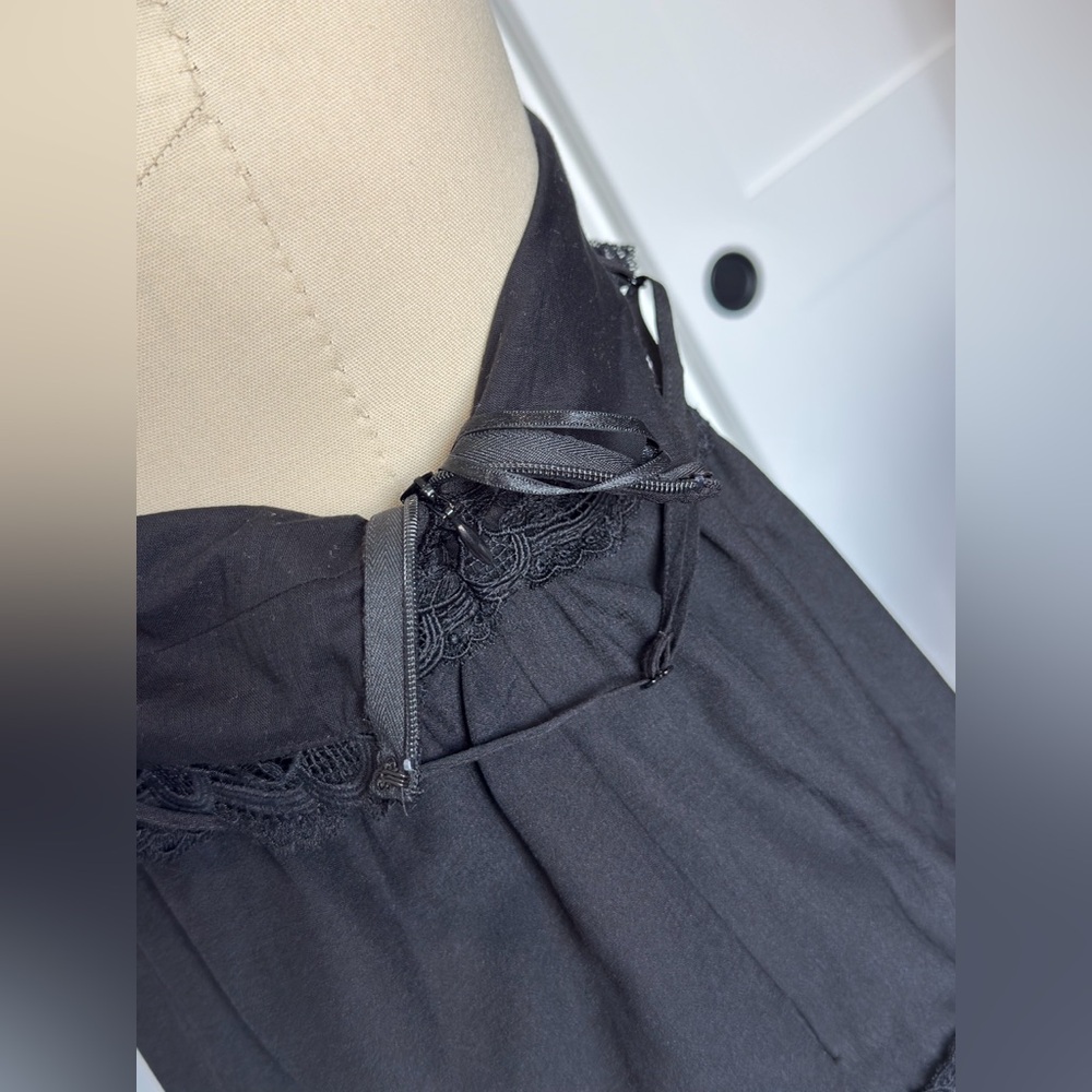 NWT EXPRESS LACE DETAILED TRAPEZE DRESS - Picture 5 of 9